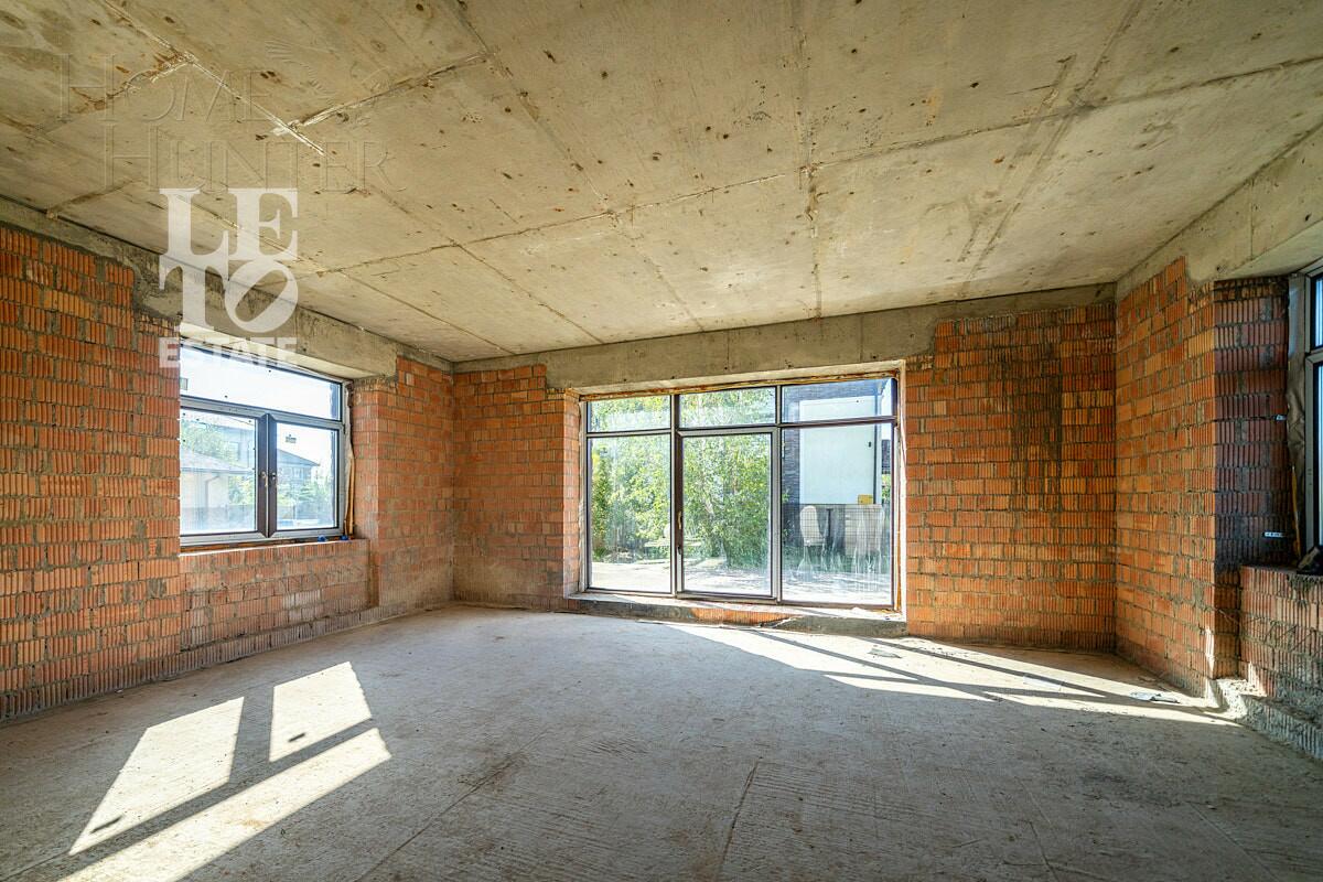 2-этажный коттедж 858 м² без отделки