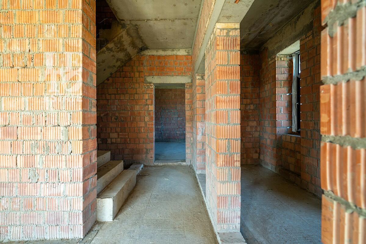 2-этажный коттедж 858 м² без отделки