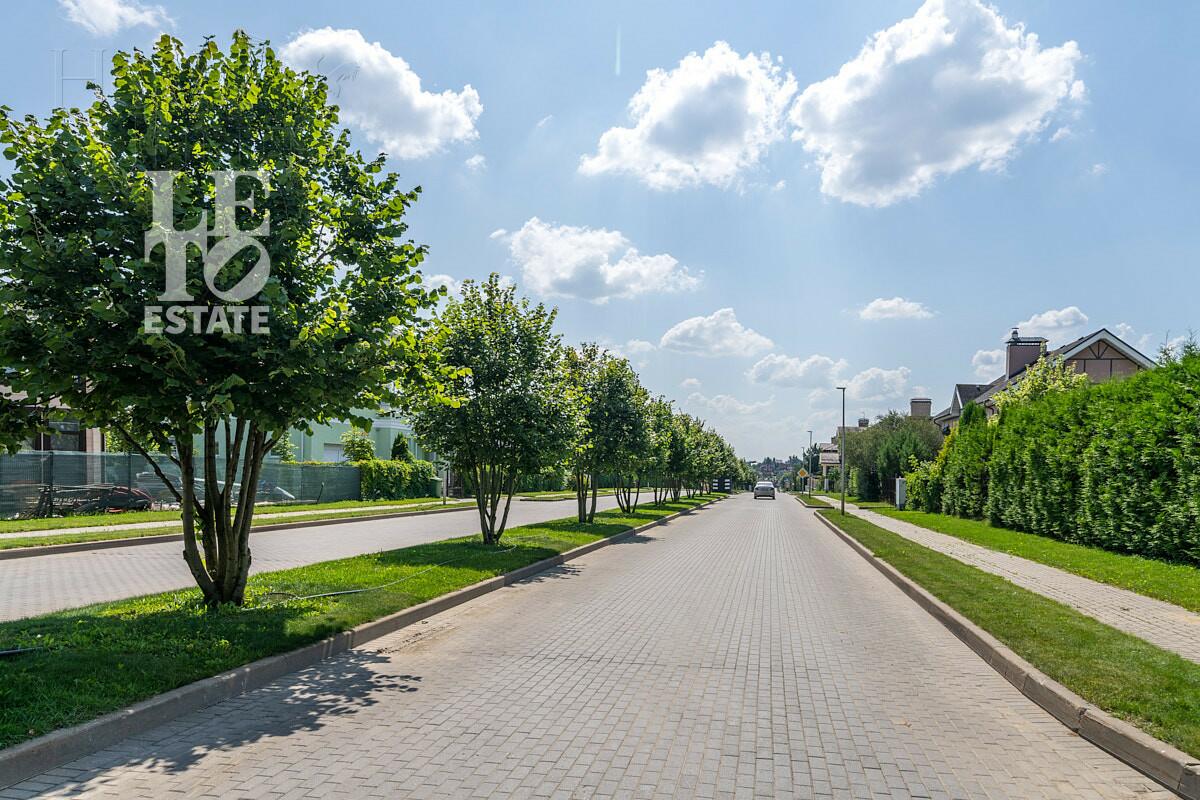 2-этажный коттедж 300 м² с отделкой