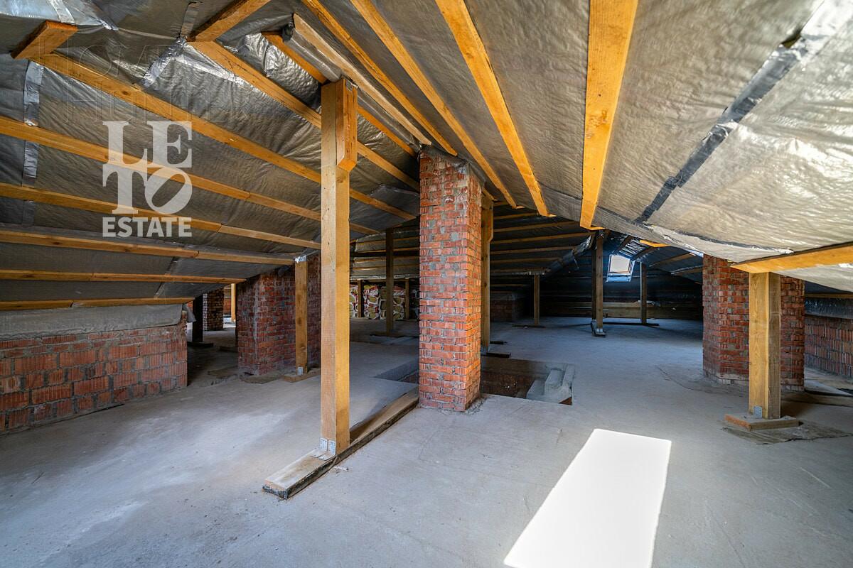 2-этажный коттедж 858 м² без отделки