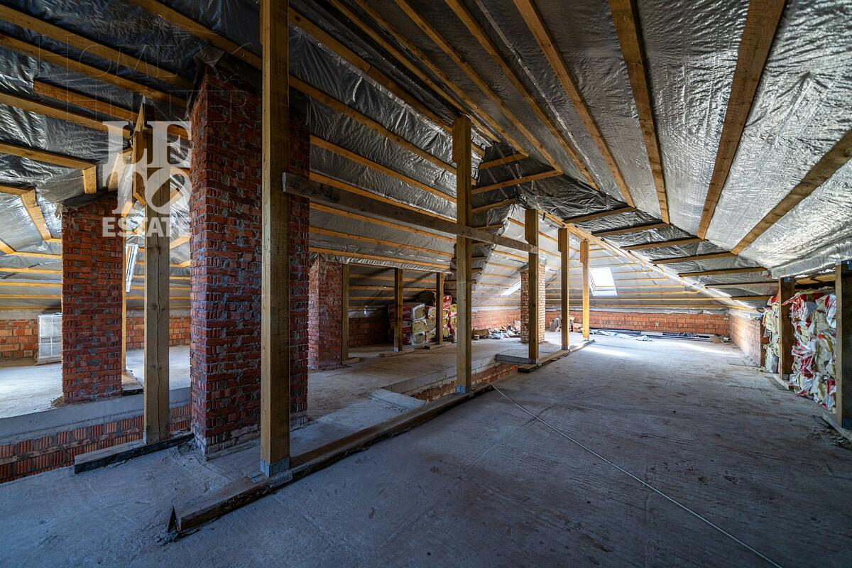 2-этажный коттедж 858 м² без отделки