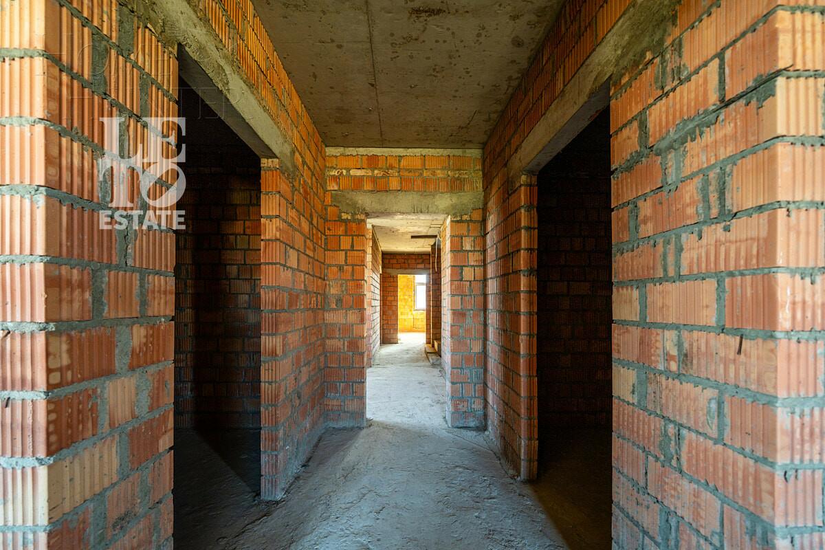 2-этажный коттедж 858 м² без отделки