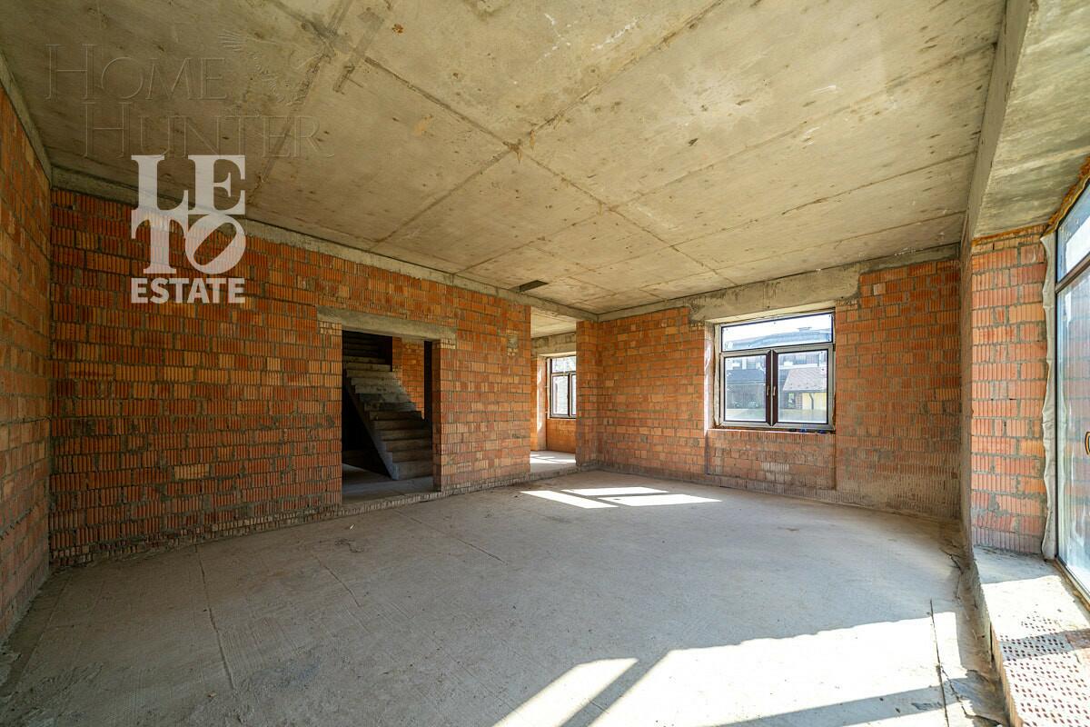 2-этажный коттедж 858 м² без отделки