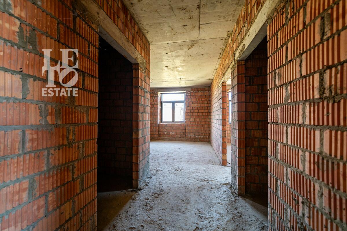 2-этажный коттедж 858 м² без отделки