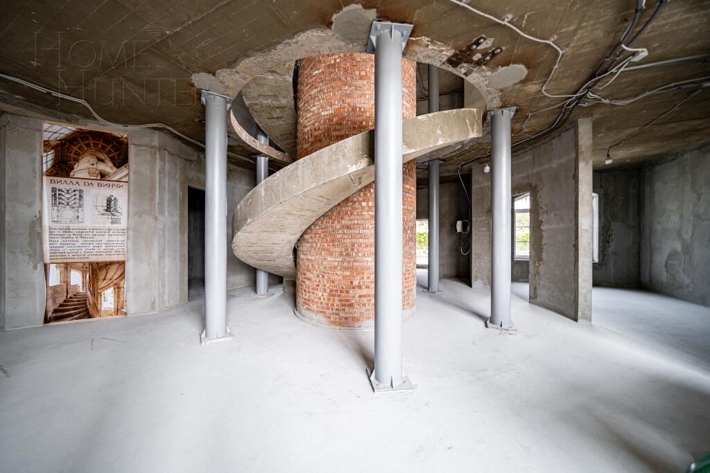 3-этажный коттедж 1 200 м² без отделки