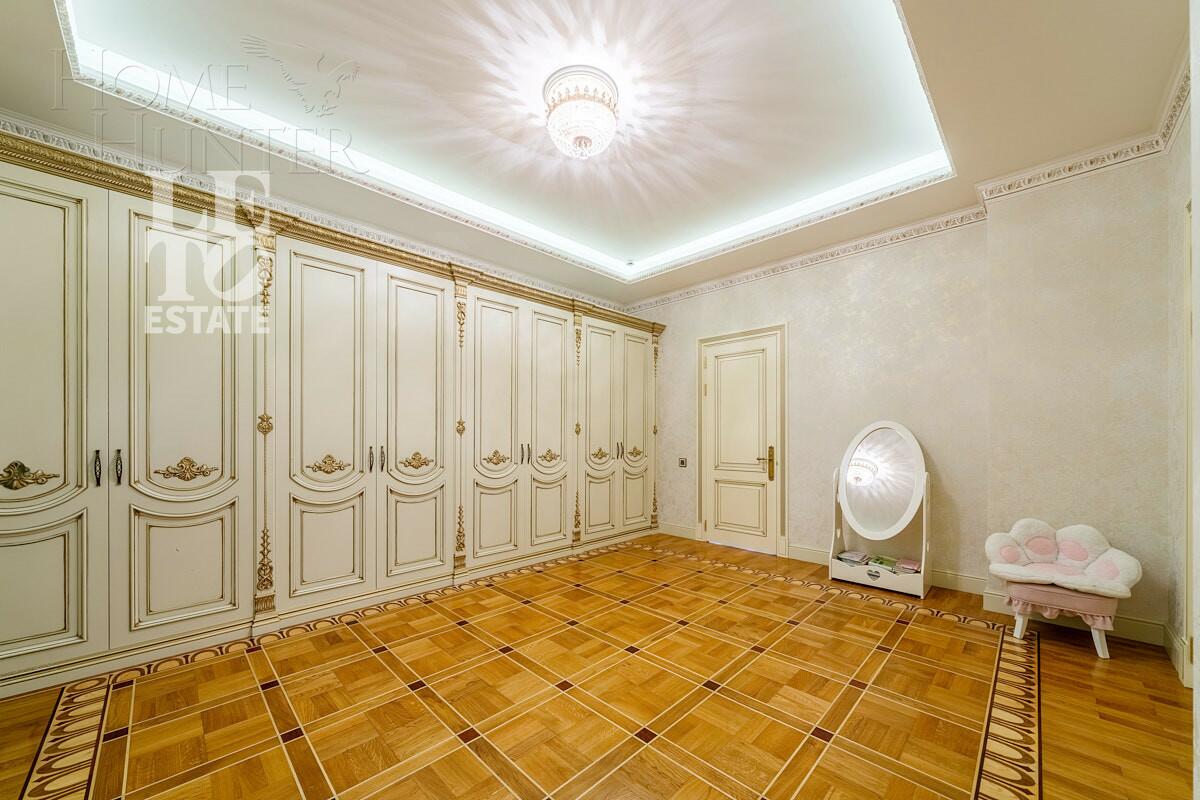 2-этажный коттедж 1 000 м² с отделкой