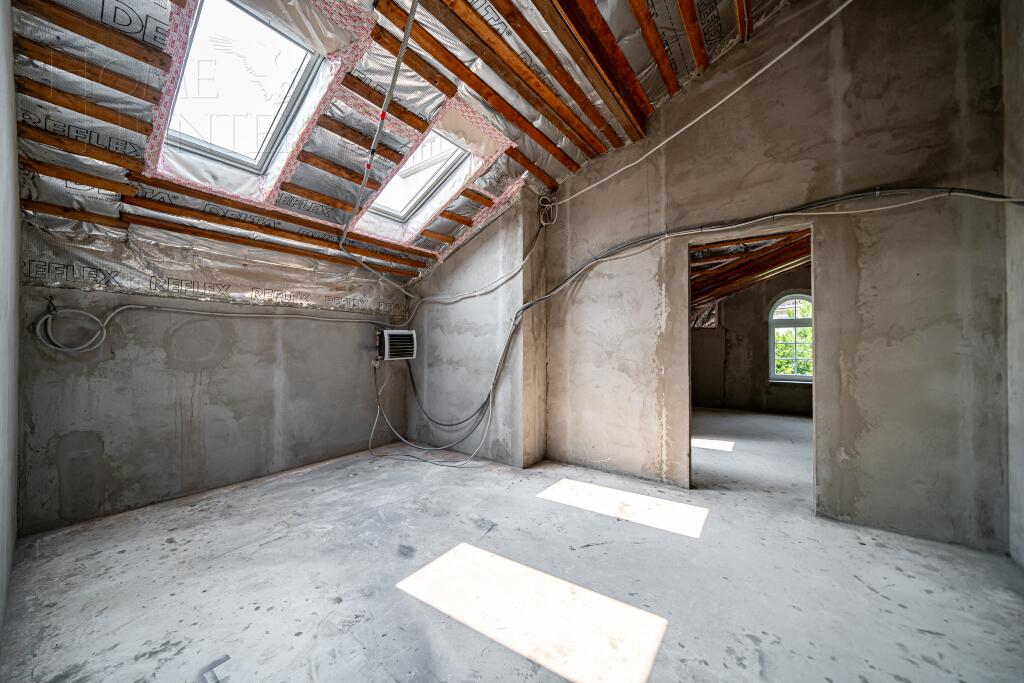 3-этажный коттедж 1 200 м² без отделки