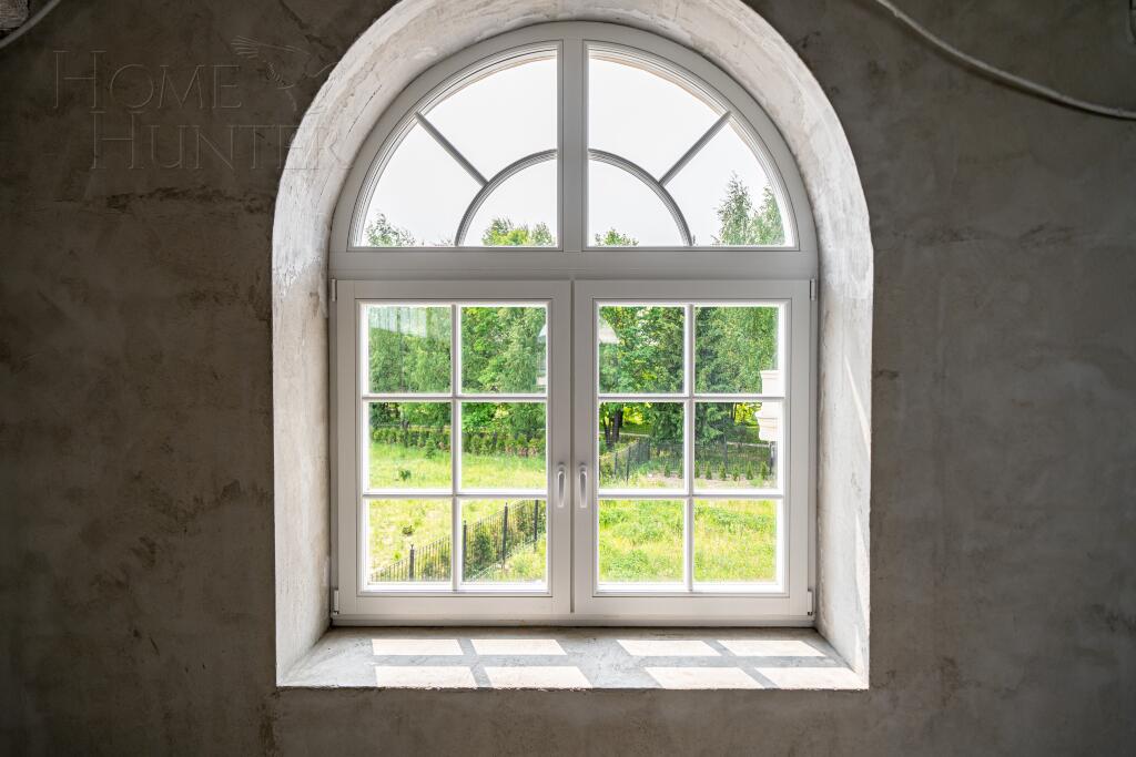 3-этажный коттедж 1 200 м² без отделки