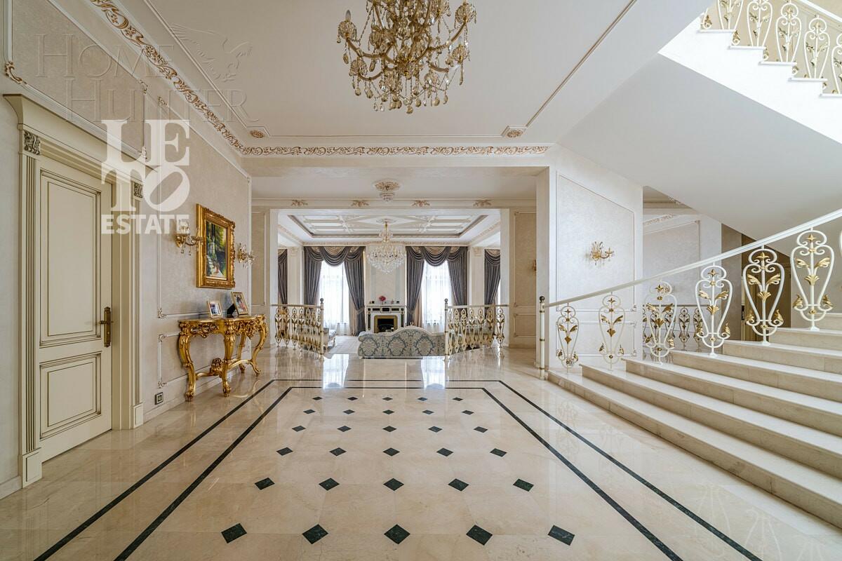 2-этажный коттедж 1 000 м² с отделкой