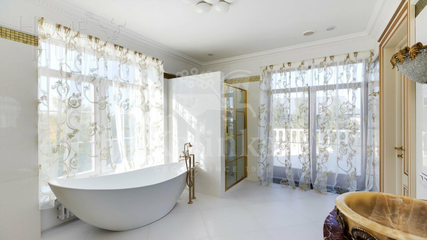 2-этажный коттедж 550 м² с отделкой