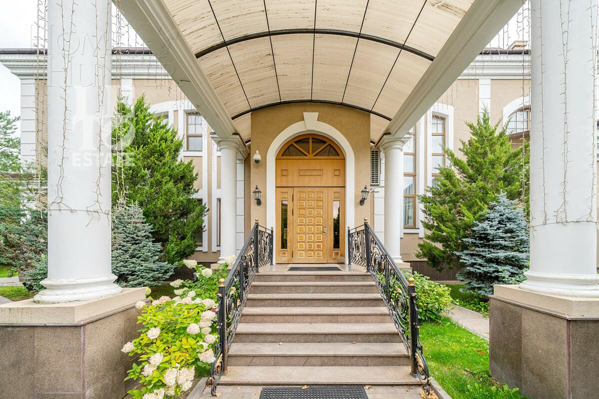 2-этажный коттедж 1 000 м² с отделкой