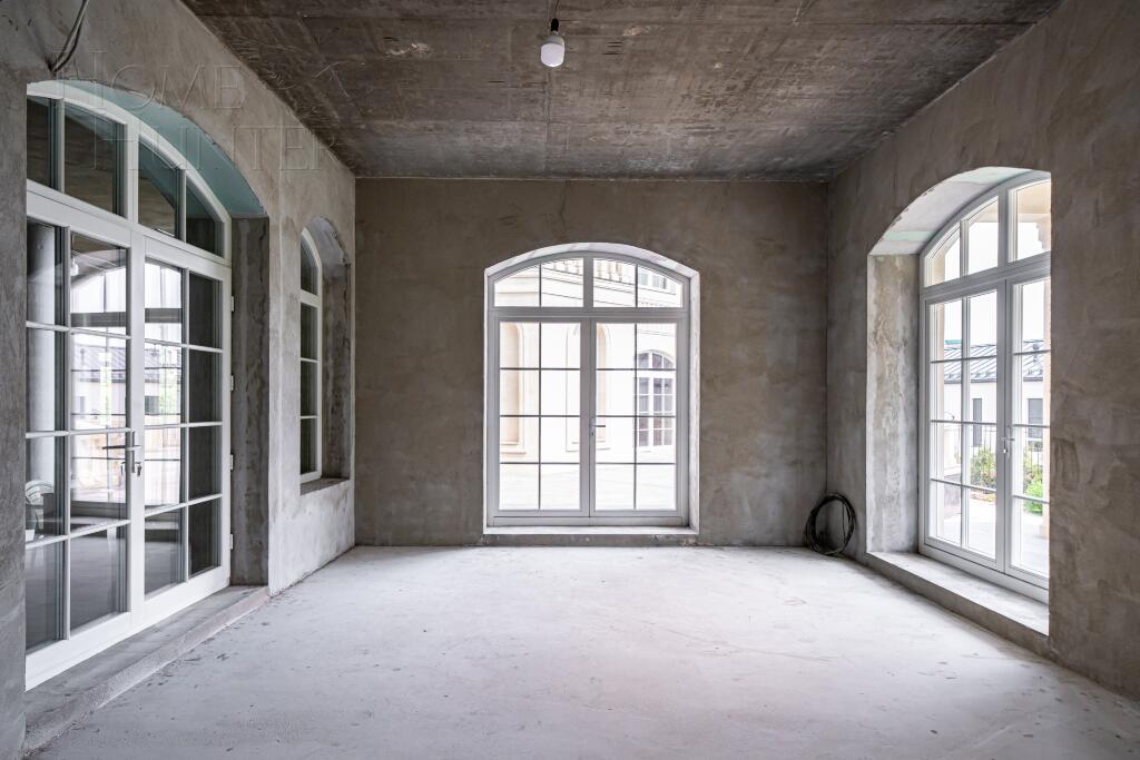 3-этажный коттедж 1 200 м² без отделки