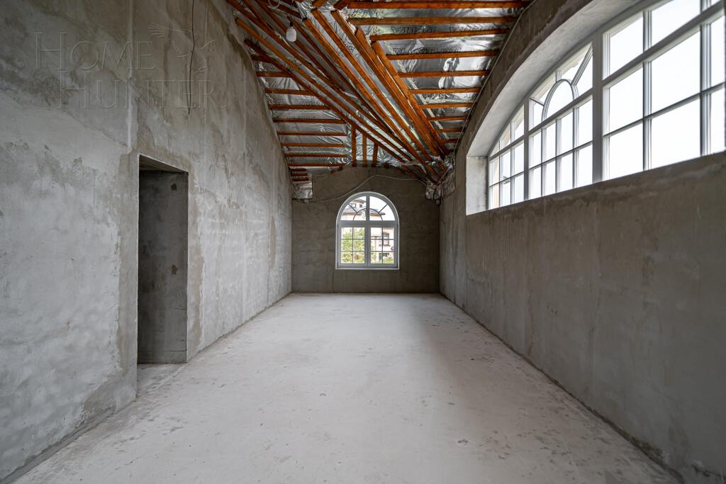 3-этажный коттедж 1 200 м² без отделки