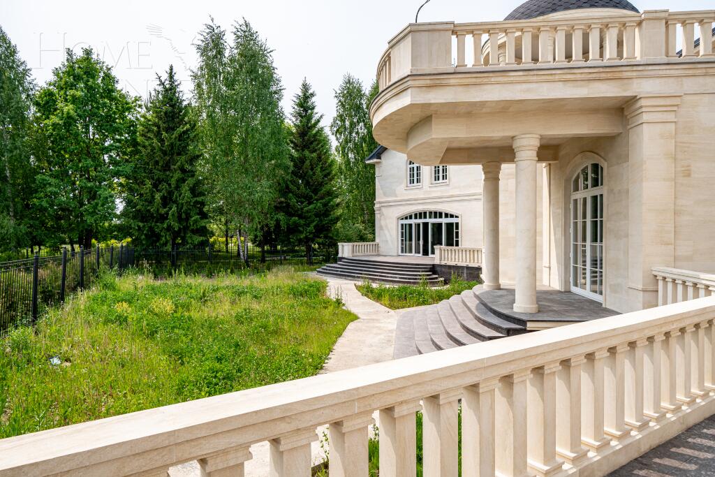 3-этажный коттедж 1 200 м² без отделки