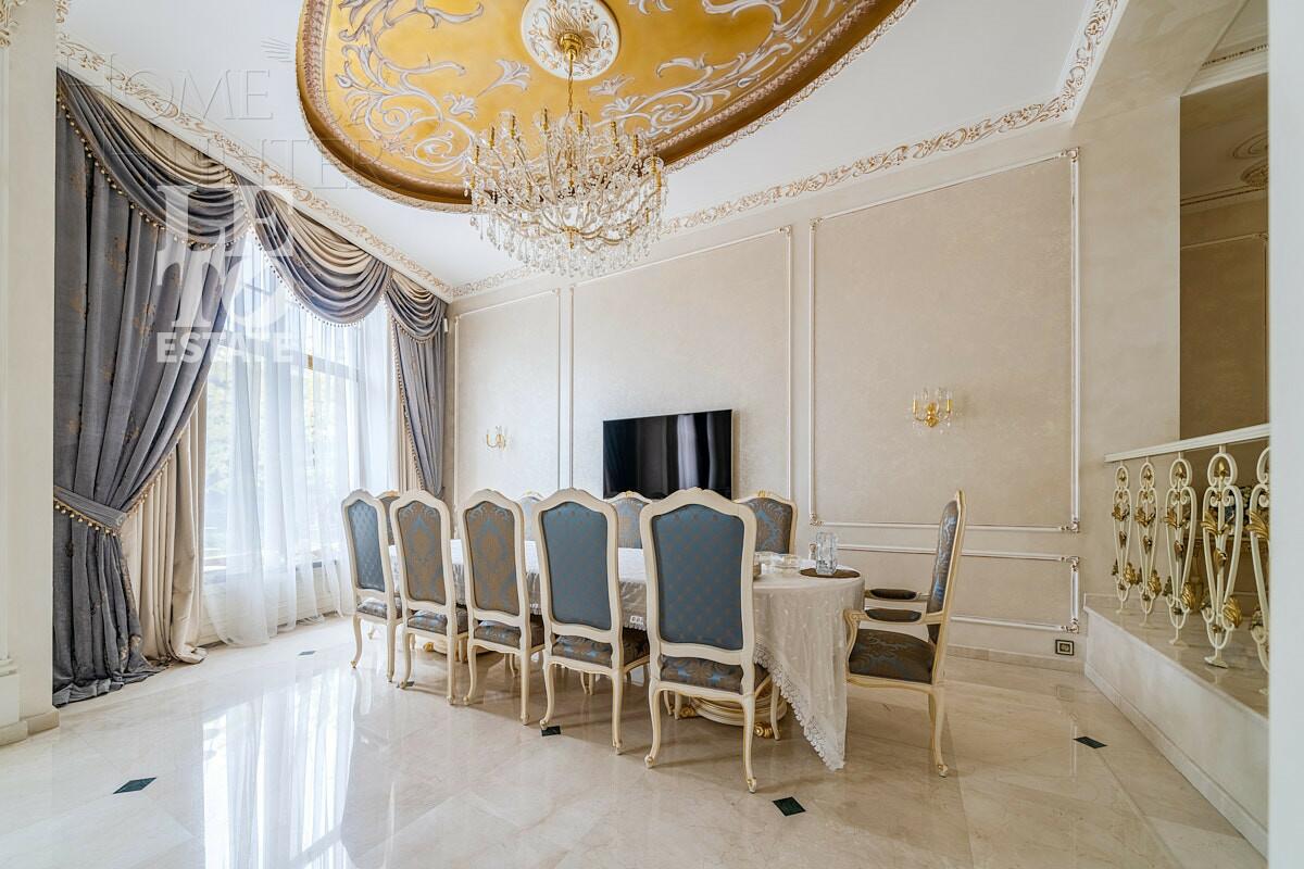 2-этажный коттедж 1 000 м² с отделкой