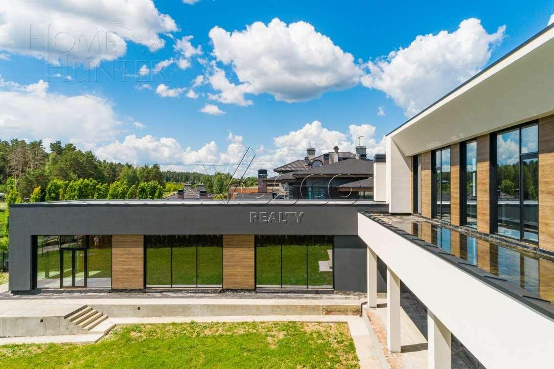 2-этажный коттедж 1 200 м² без отделки