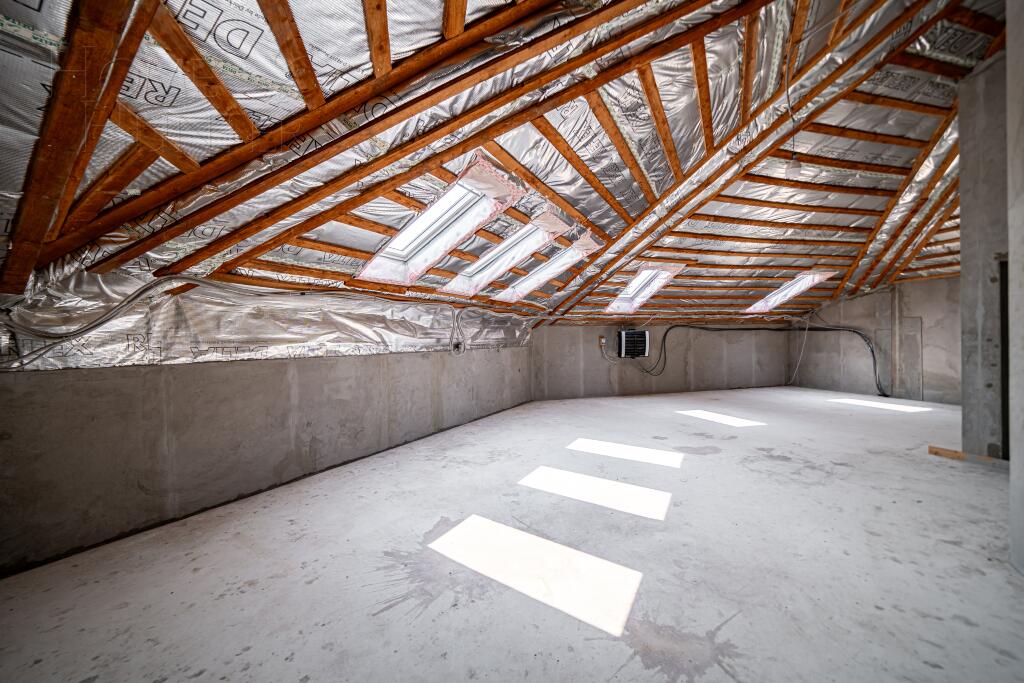 3-этажный коттедж 1 200 м² без отделки