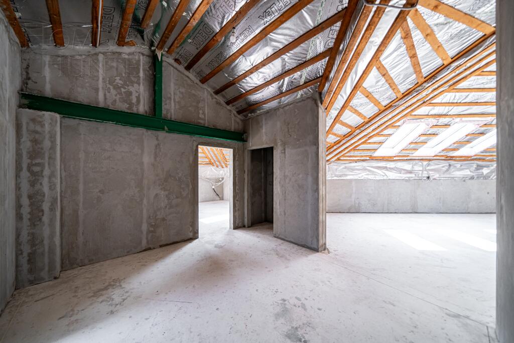 3-этажный коттедж 1 200 м² без отделки