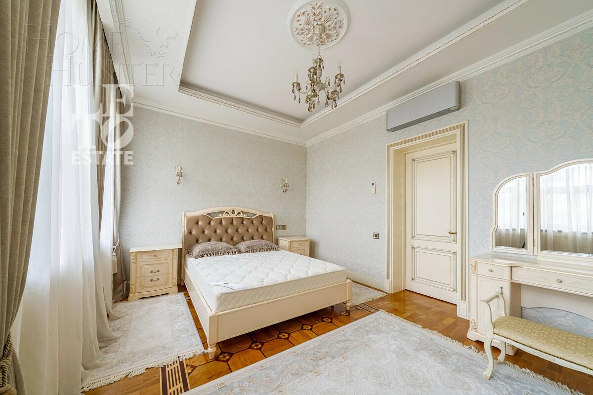 2-этажный коттедж 1 000 м² с отделкой