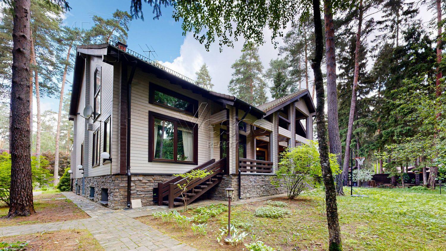 2-этажный коттедж 820 м² с отделкой