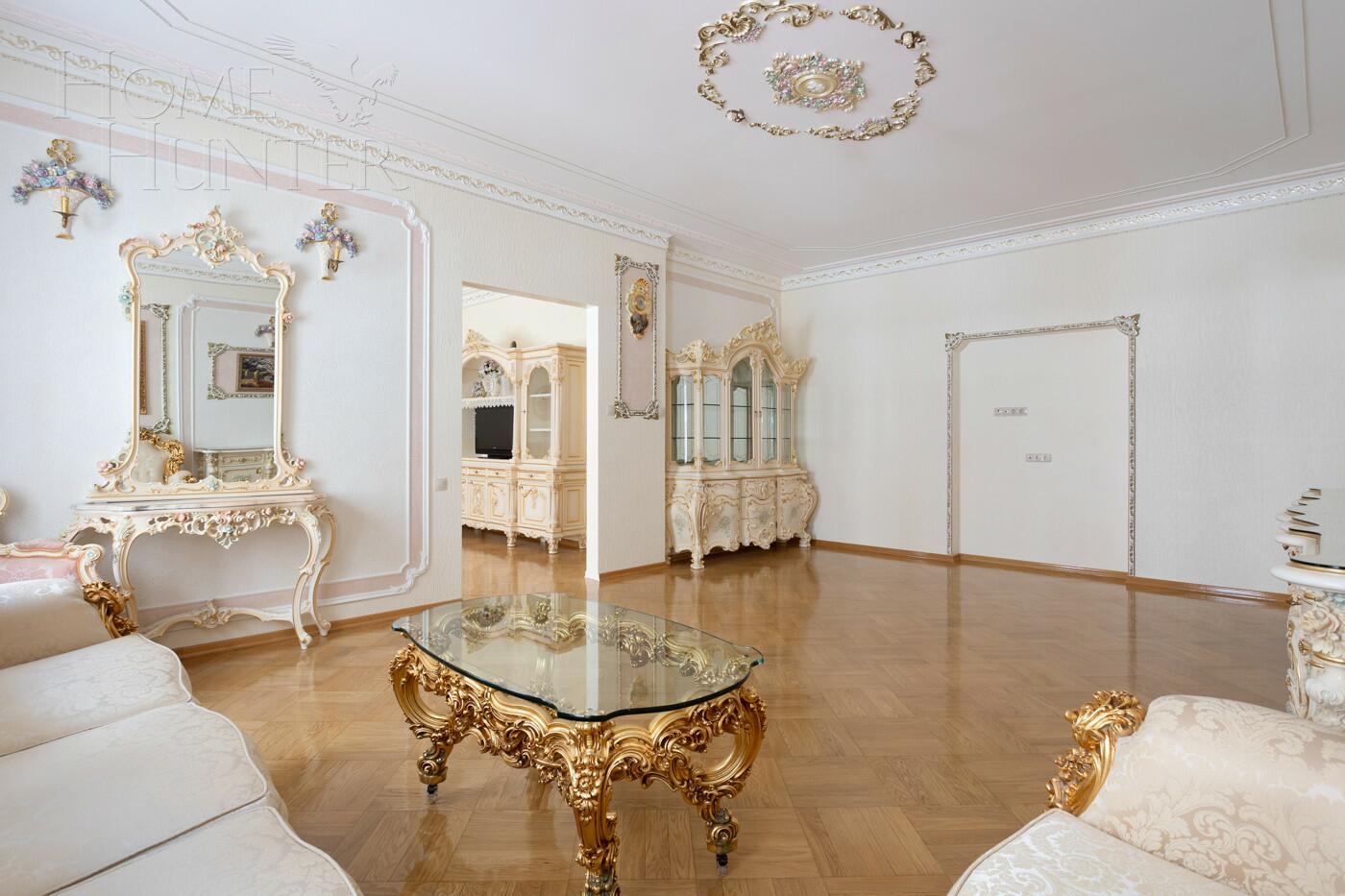 5-КОМН. КВАРТИРА С ОТДЕЛКОЙ 202.6 М² НА 3 ЭТАЖЕ