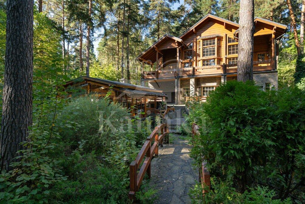 2-этажный коттедж 580 м² с отделкой