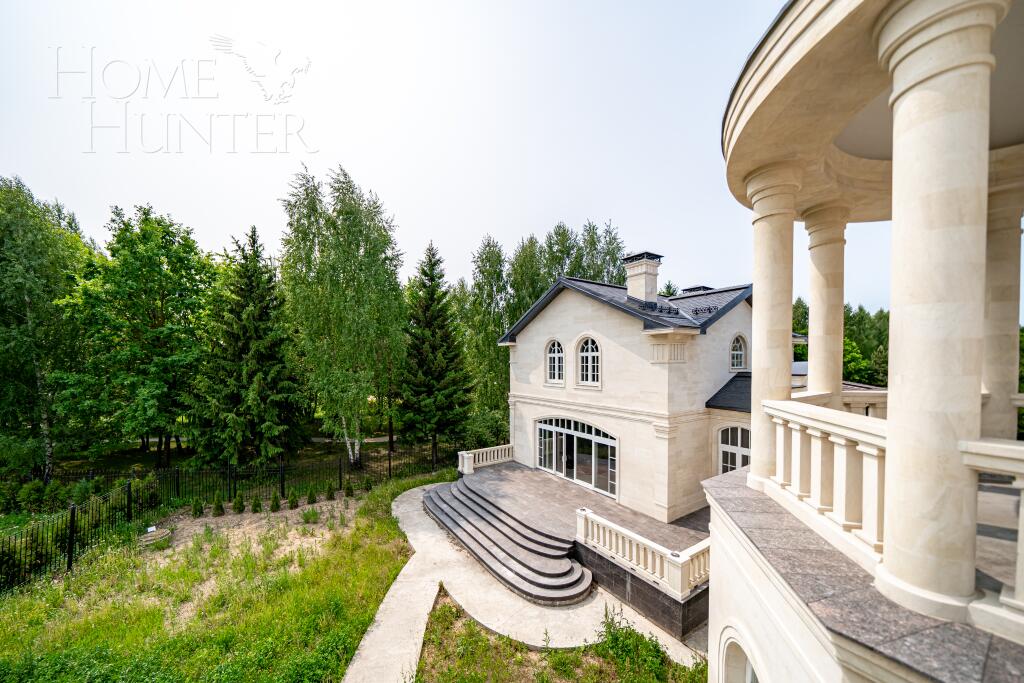 3-этажный коттедж 1 200 м² без отделки