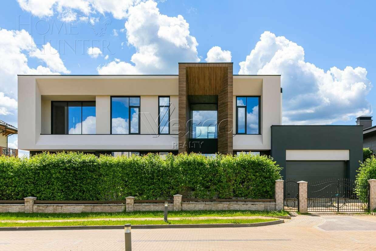 2-этажный коттедж 1 200 м² без отделки