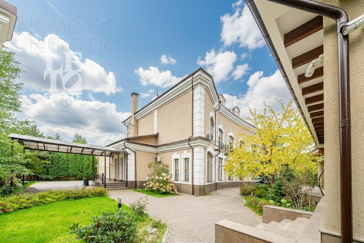 2-этажный коттедж 1 000 м² с отделкой