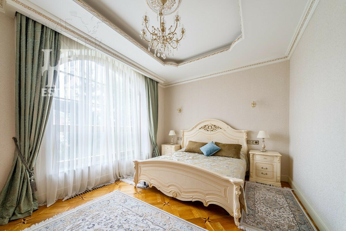 2-этажный коттедж 1 000 м² с отделкой