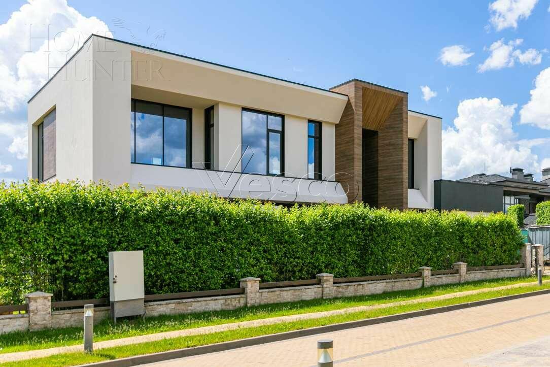 2-этажный коттедж 1 200 м² без отделки