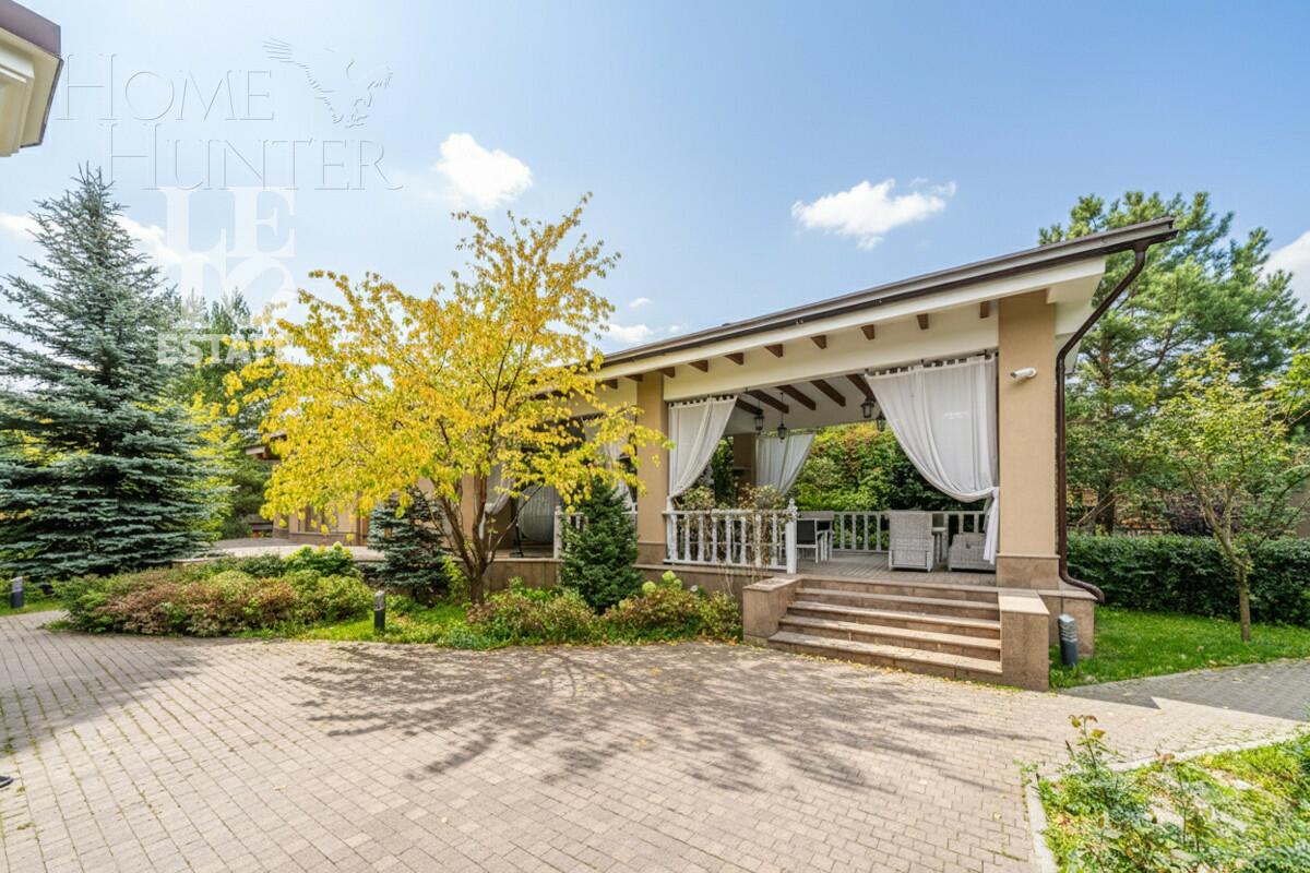 2-этажный коттедж 1 000 м² с отделкой