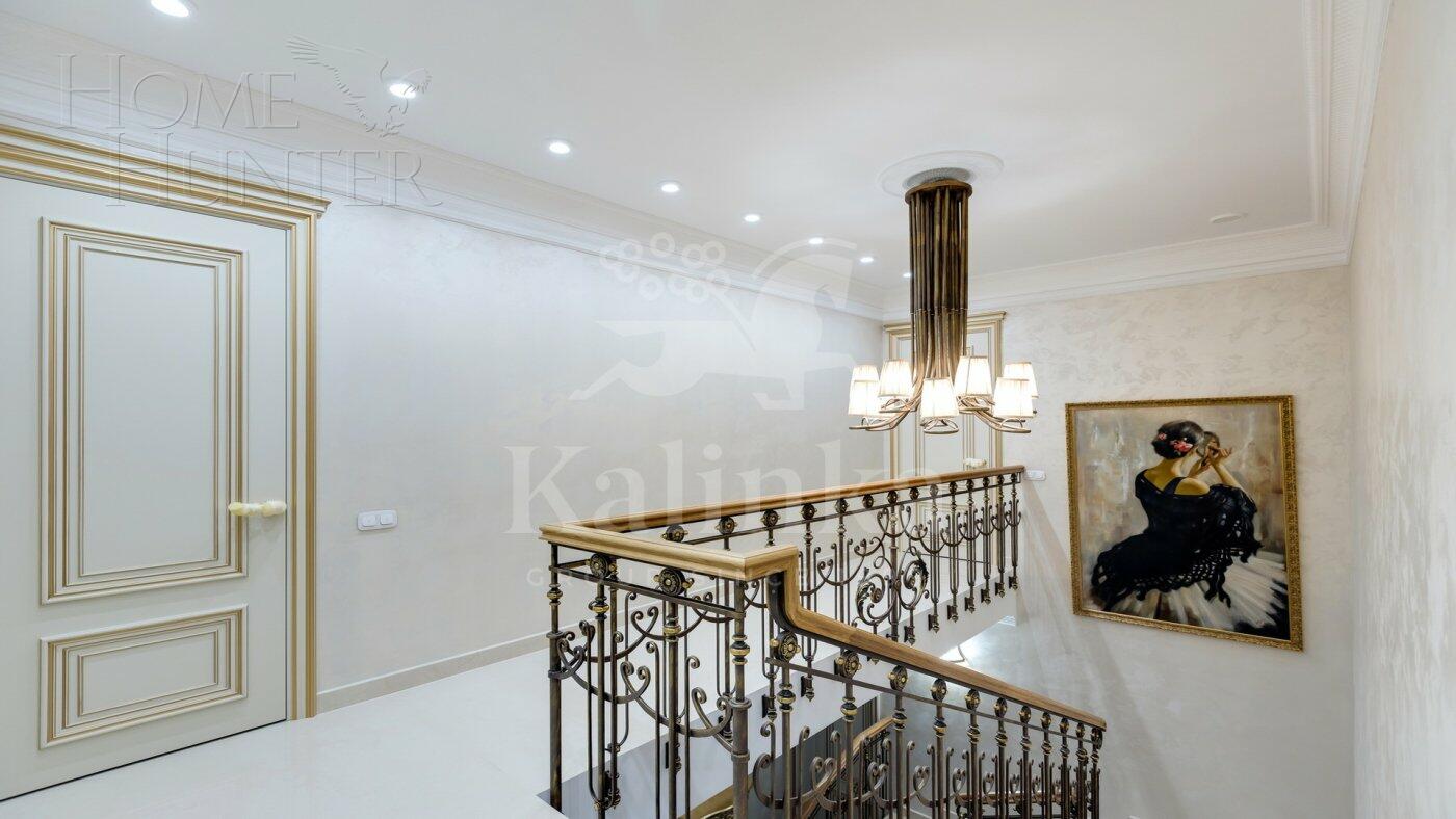 2-этажный коттедж 550 м² с отделкой