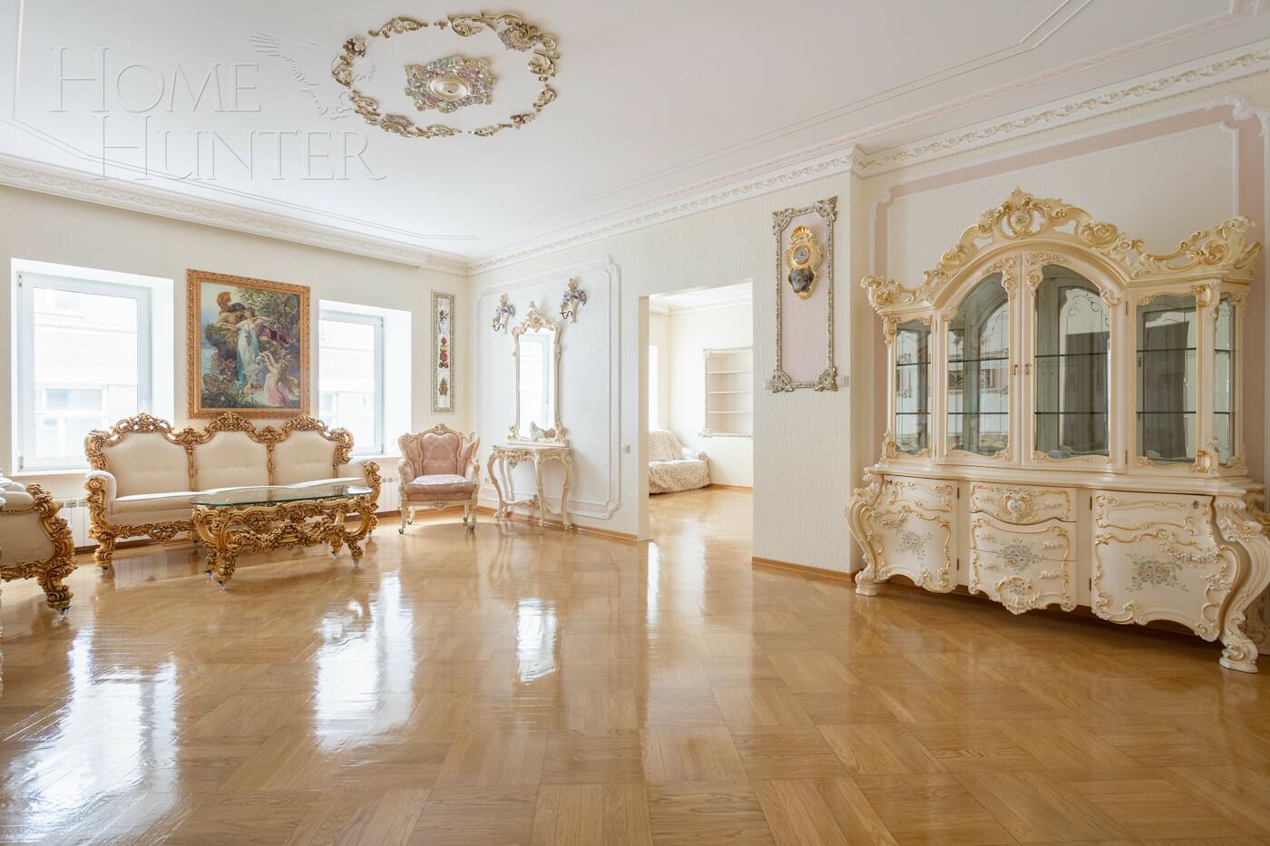 5-КОМН. КВАРТИРА С ОТДЕЛКОЙ 202.6 М² НА 3 ЭТАЖЕ