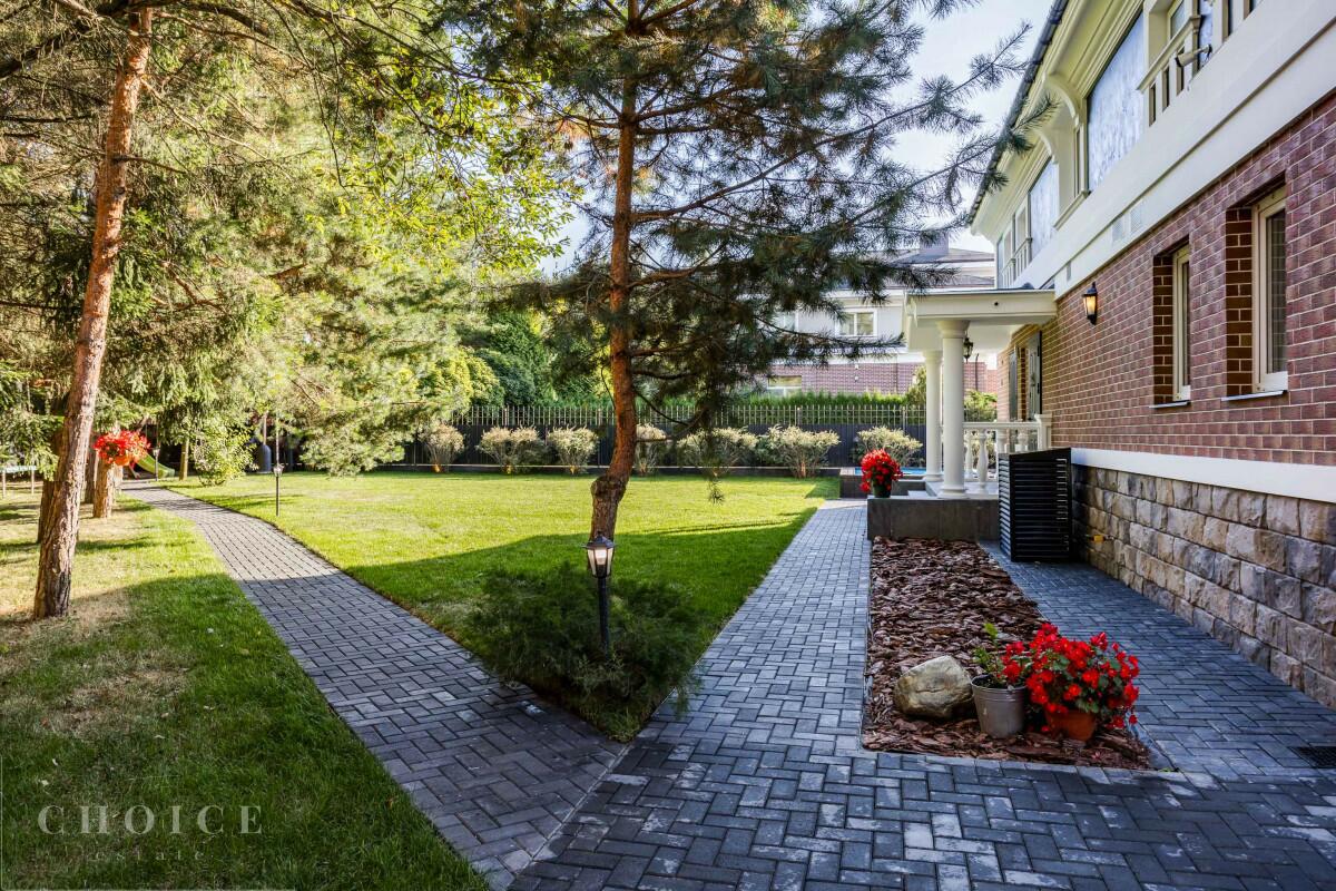 1-этажный коттедж 270 м² с отделкой