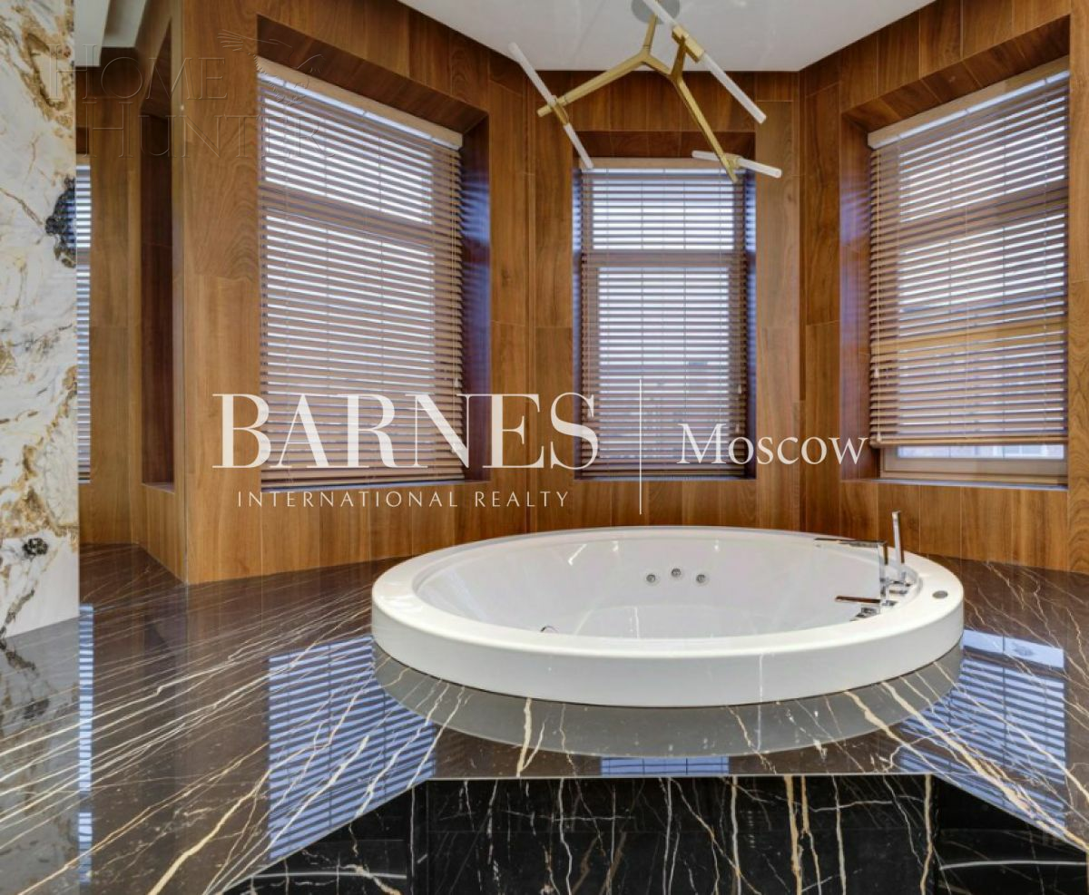 2-этажный коттедж 688 м² с отделкой