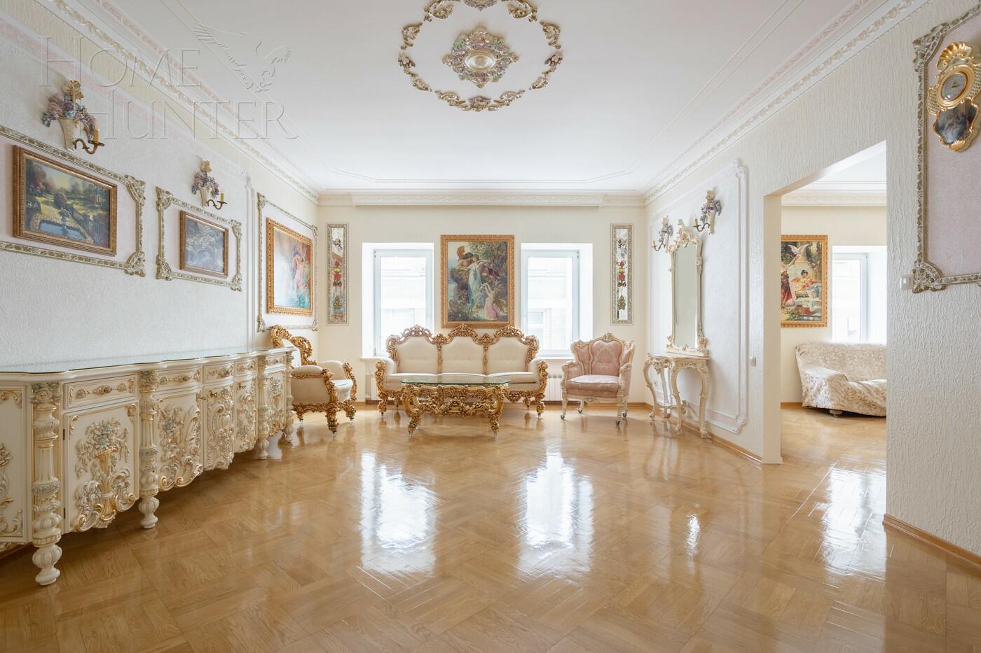 5-КОМН. КВАРТИРА С ОТДЕЛКОЙ 202.6 М² НА 3 ЭТАЖЕ