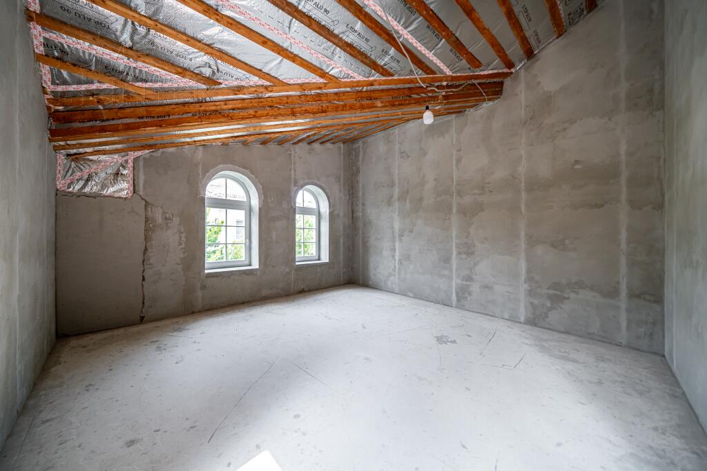 3-этажный коттедж 1 200 м² без отделки