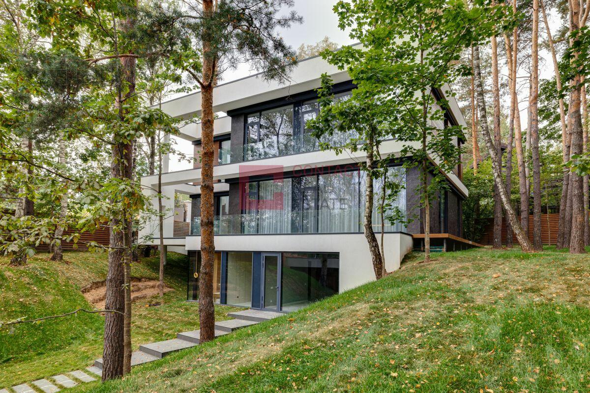 2-этажный коттедж 650 м² с отделкой