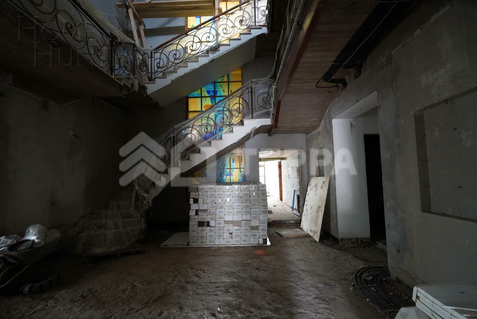 3-этажный коттедж 700 м² без отделки