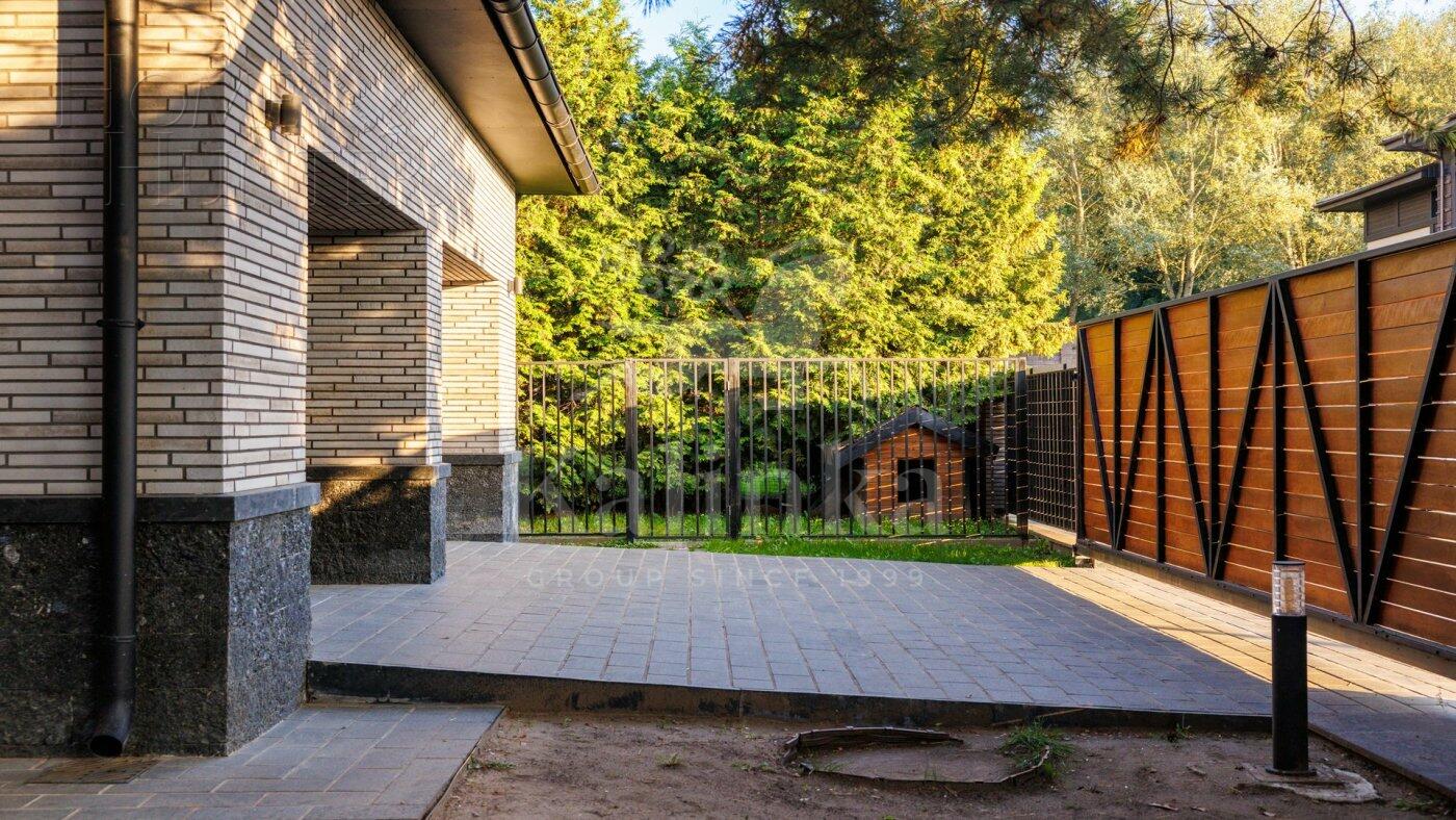 2-этажный коттедж 600 м² с отделкой