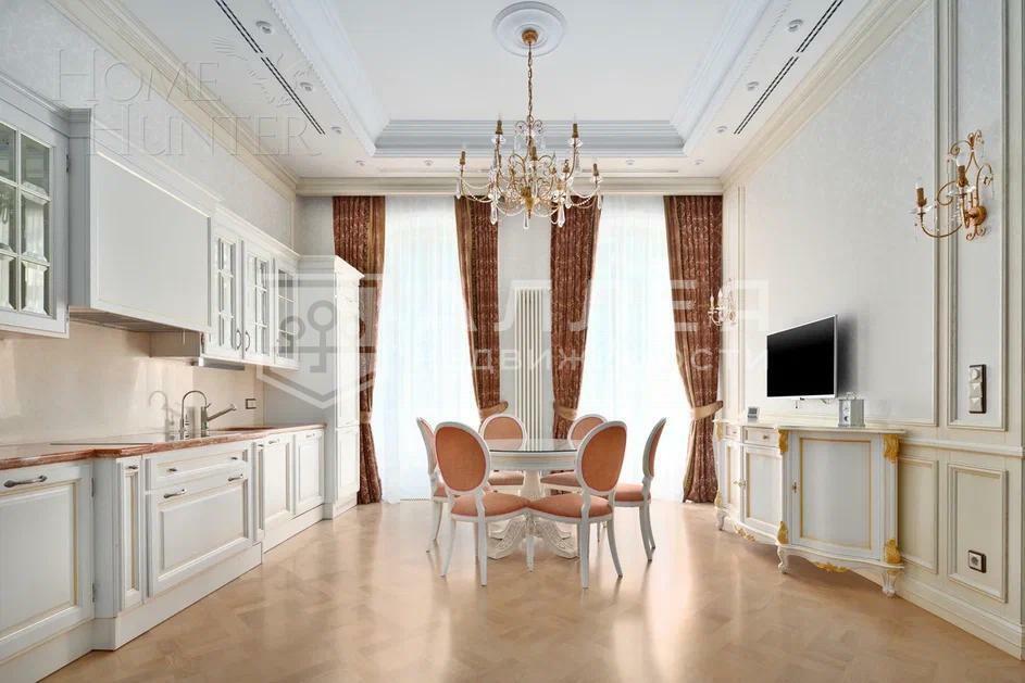 2-этажный коттедж 1 211 м² с отделкой