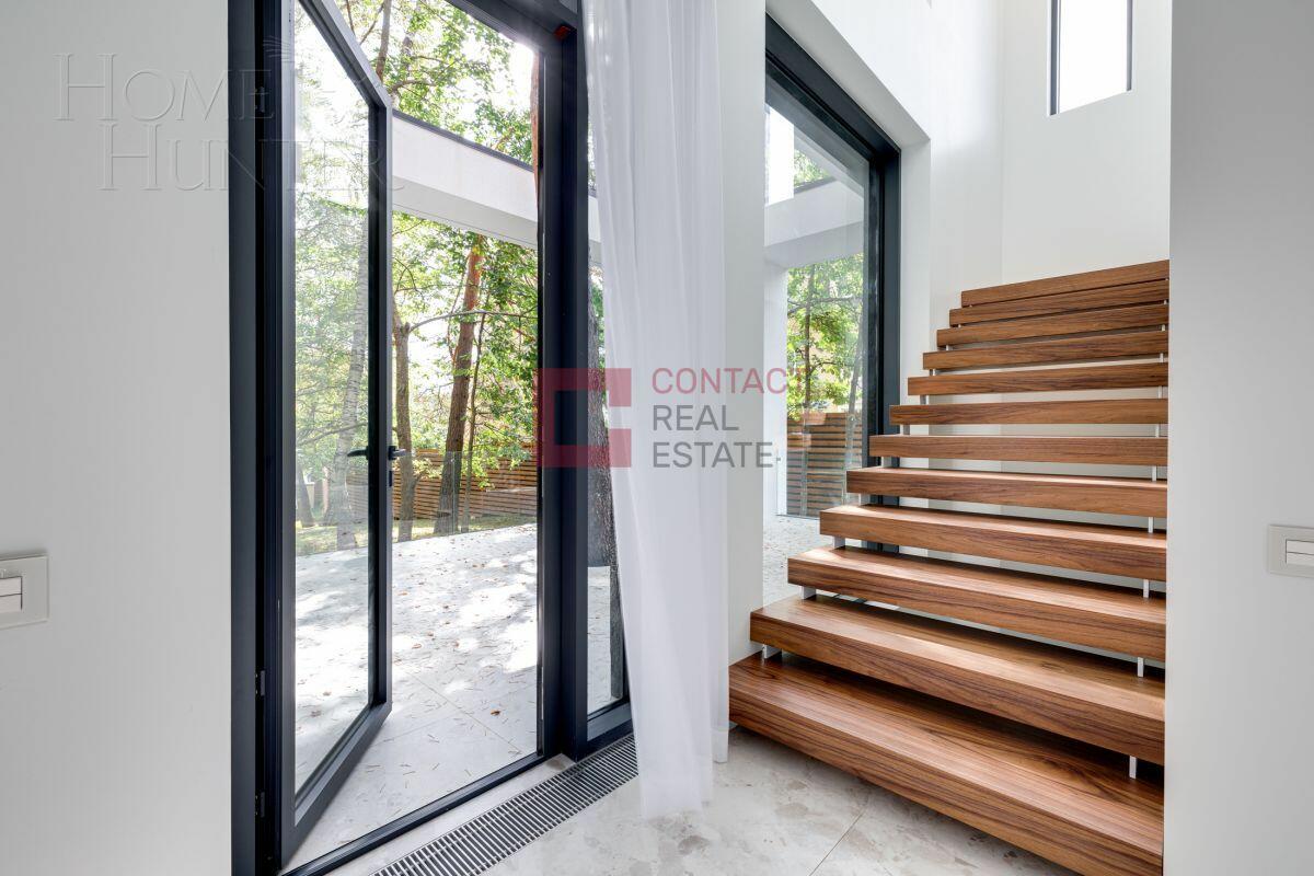 2-этажный коттедж 650 м² с отделкой