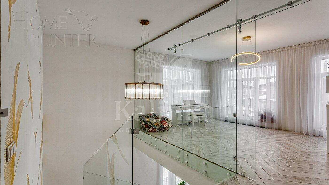 2-этажный коттедж 250 м² с отделкой