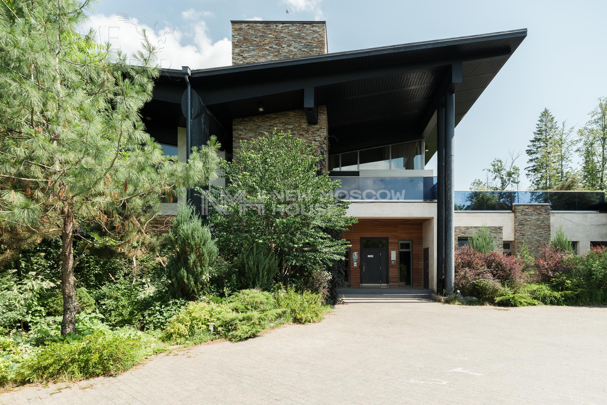 2-этажный коттедж 1 235 м² с отделкой