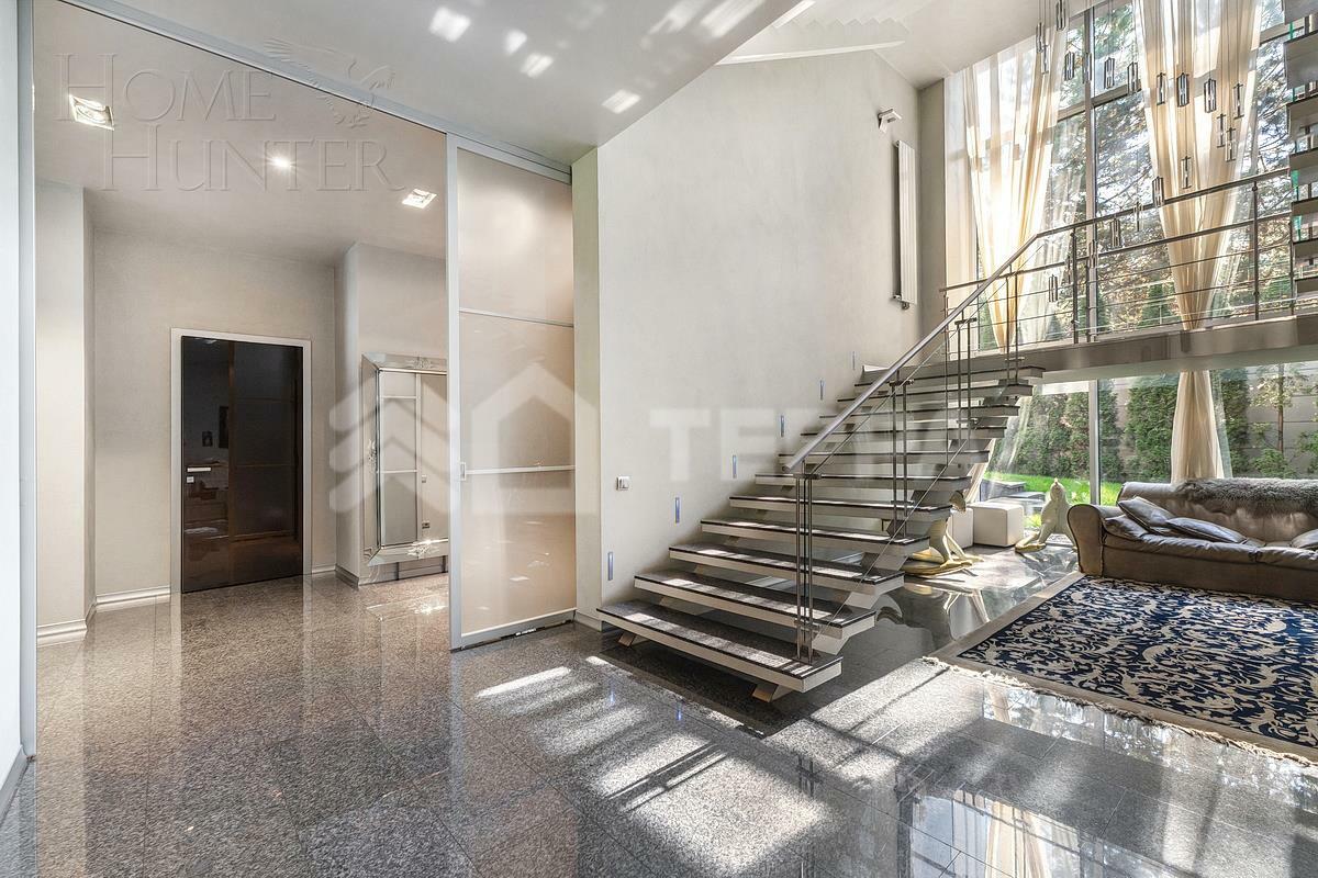 2-этажный коттедж 1 230 м² с отделкой