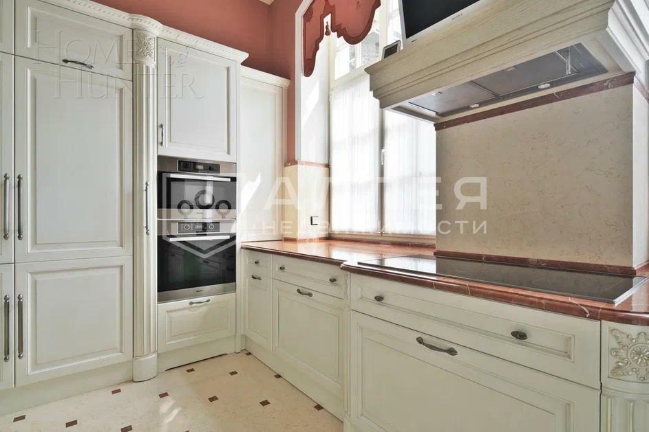 2-этажный коттедж 1 211 м² с отделкой