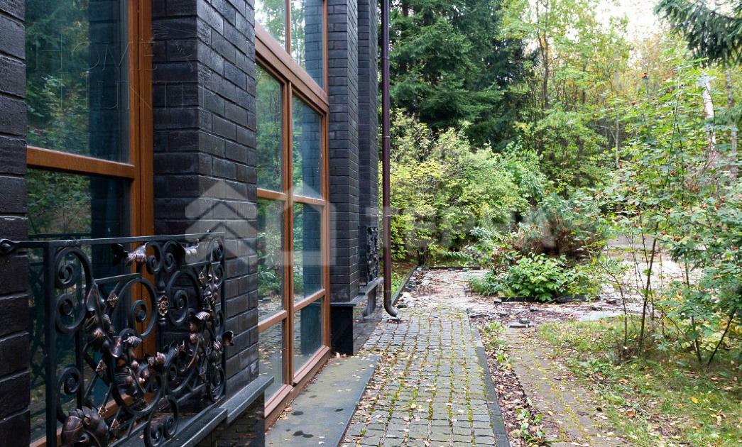 3-этажный коттедж 700 м² без отделки