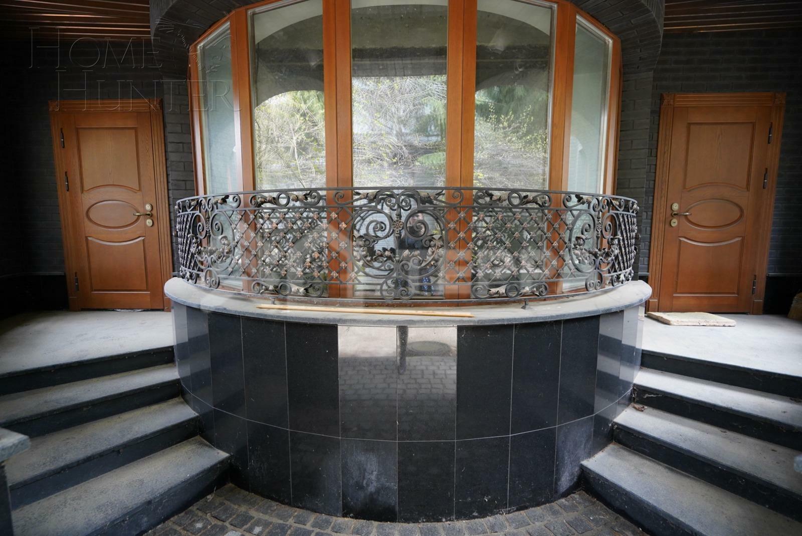 3-этажный коттедж 700 м² без отделки