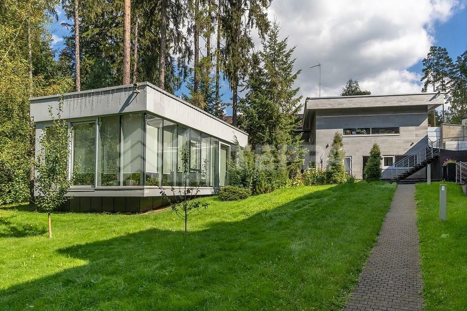 2-этажный коттедж 1 230 м² с отделкой